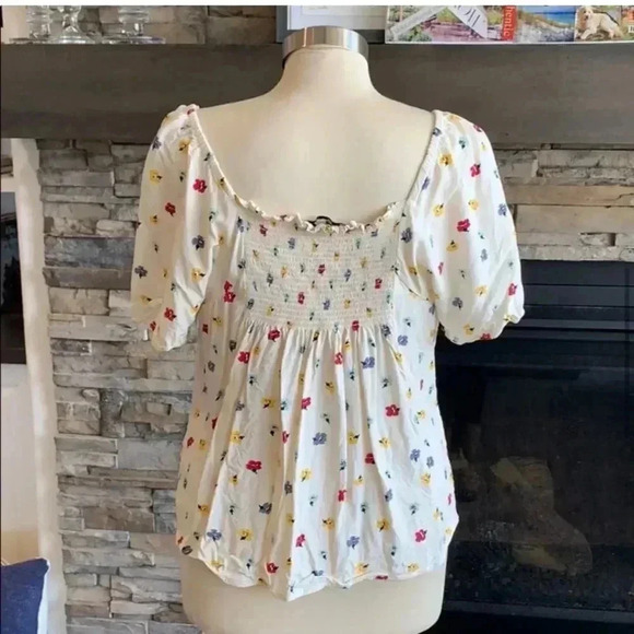 Madewell Floral Short Sleeve Ruched Button Up Top - Picture 4 of 6